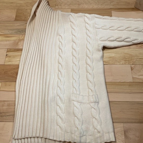 Escada Margaretha Ley Cream Cable Knit Sweater - Picture 15 of 17